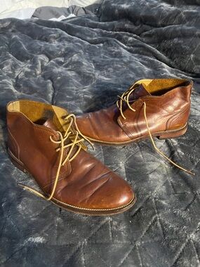 Men's Brown Leather Chukka Boots - Classic Lace-Up